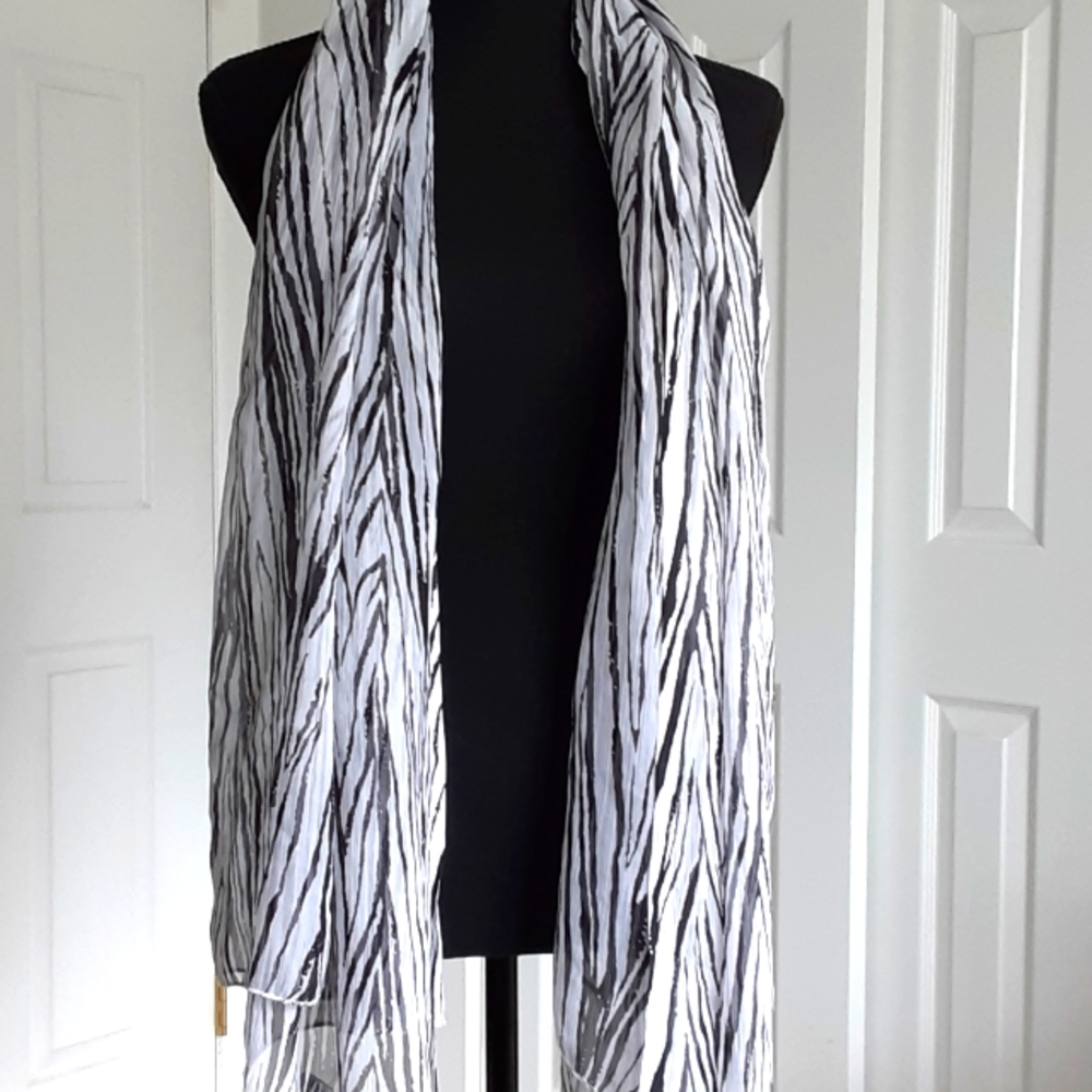 Scarf - Picture 3 of 7